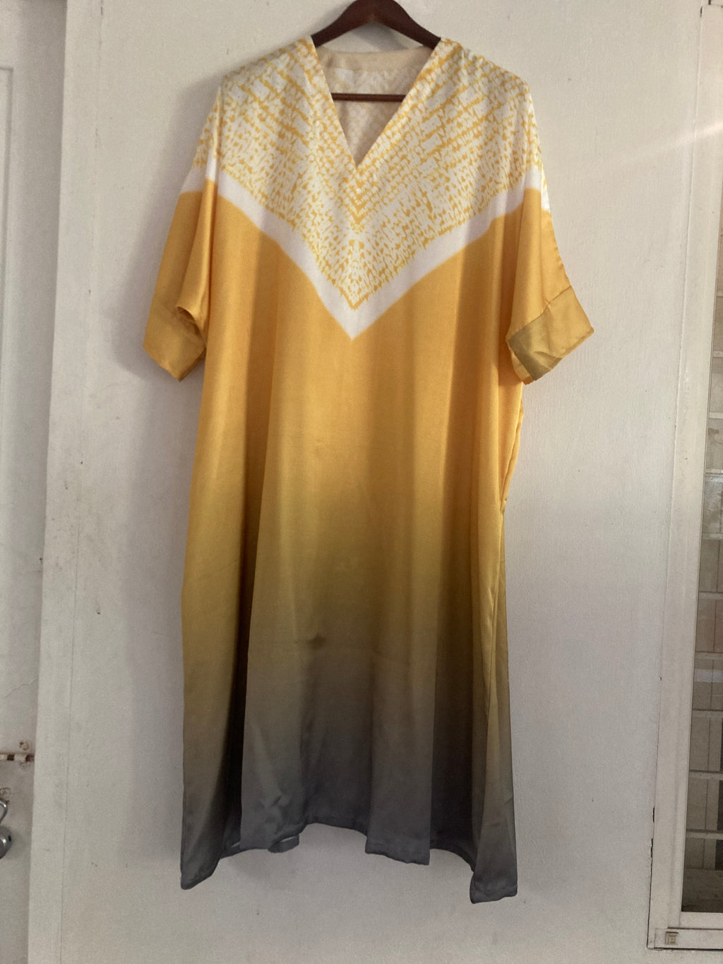 Shopify Product Title

Sunset Glow Modal Silk Shibori Kaftan Dress